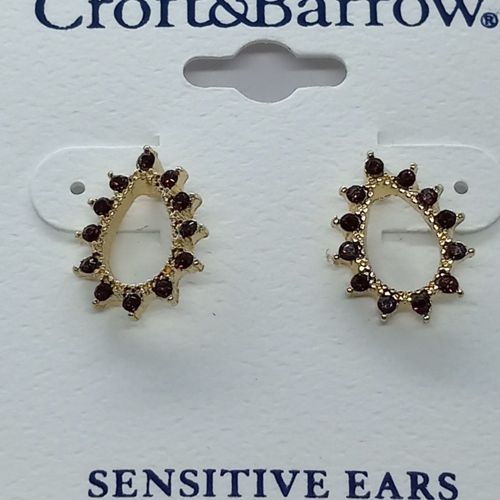 New Croft and Barrow Red Teardrop‎ Gold Tone Pierced Post Earrings